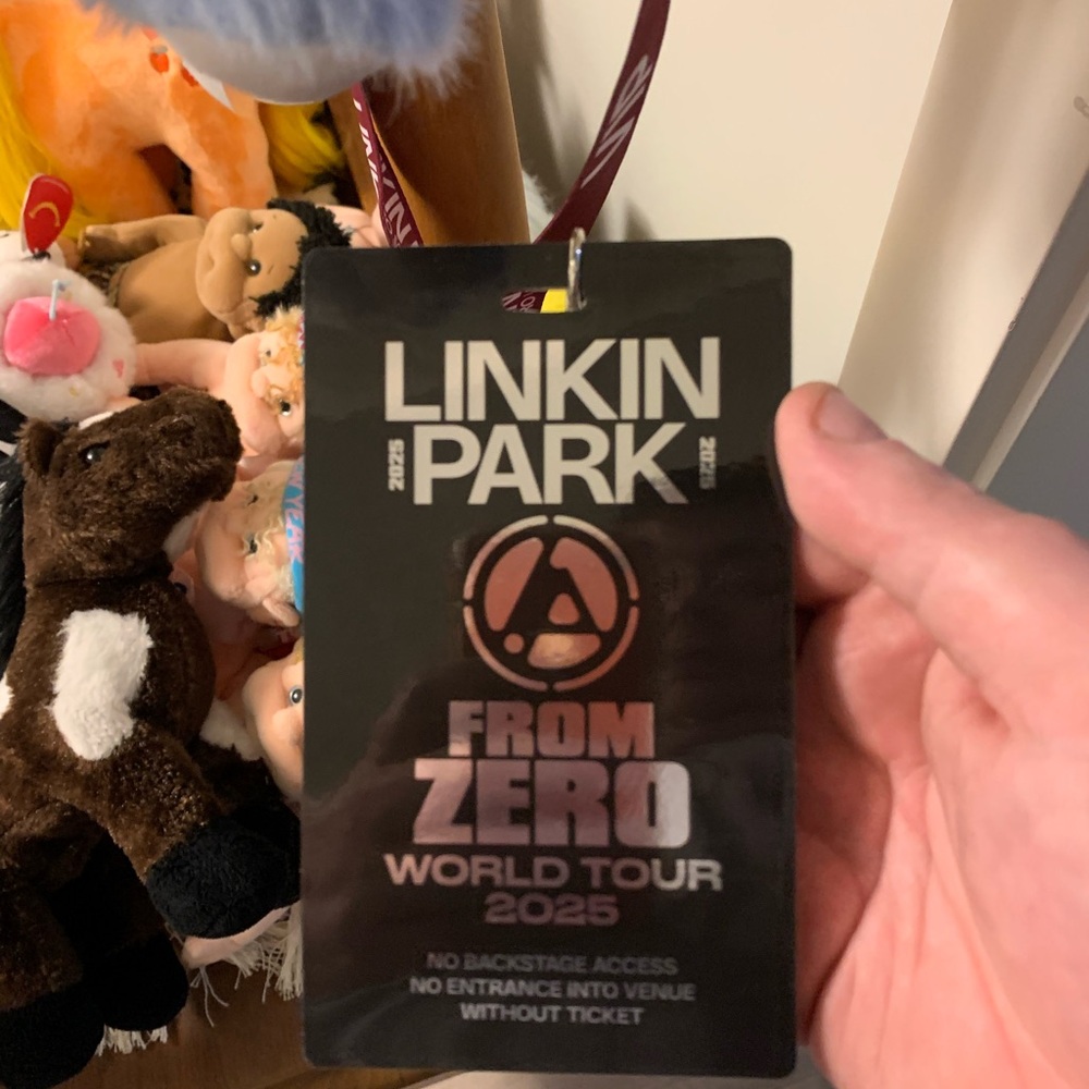 Link VIP Pass with Red and Blue Design